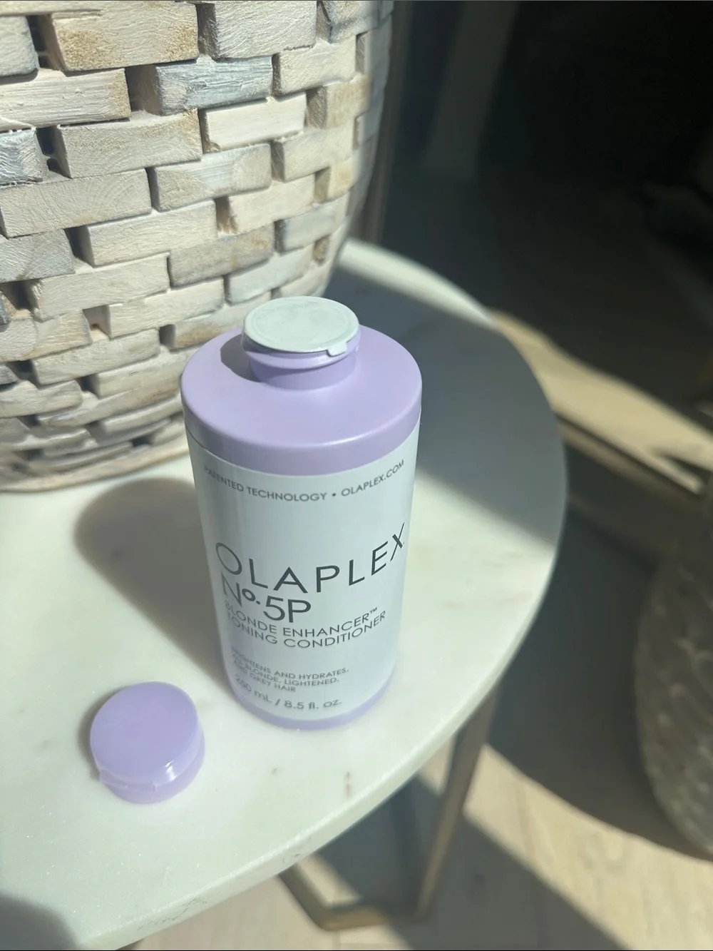 OLAPLEX No.5P Blonde Enhancer Toning Conditioner - Lavender and White